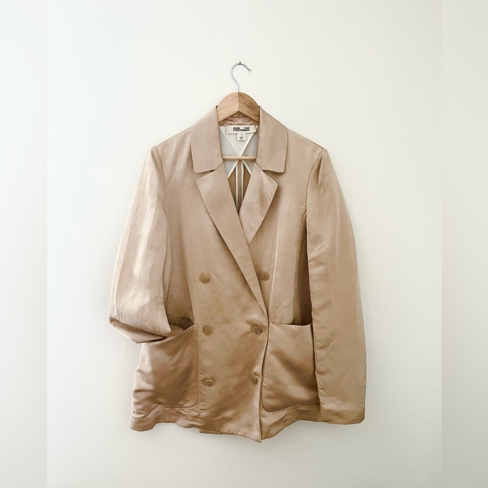DIANE VON FURSTENBERG DVF pale pink satin double breasted blazer 8